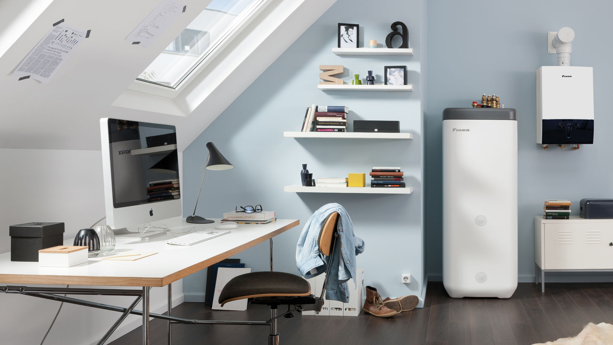 Daikin varmvattentank i ett studentrum